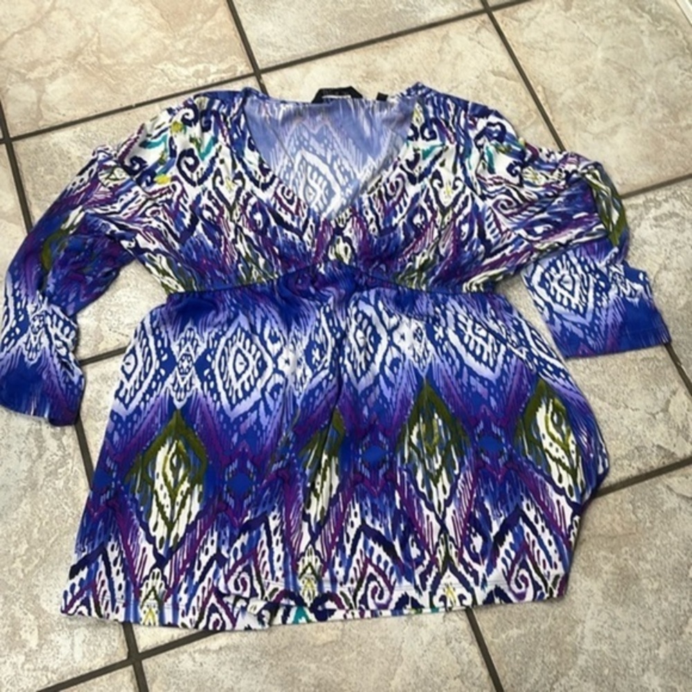 Investments Women’s shirt Size L